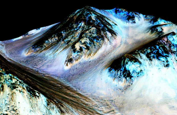 NASA Confirms Evidence That Liquid Water Flows on Today’s Mars