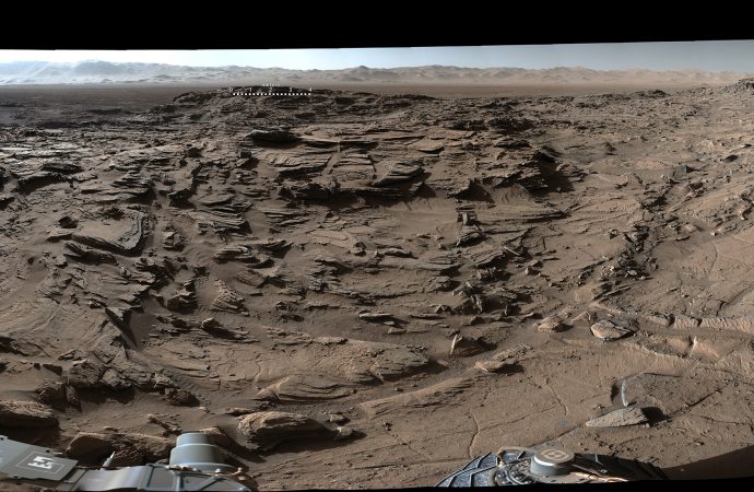 Curiosity Mars Rover Crosses Rugged Plateau