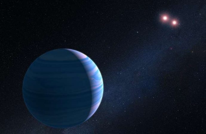 Hubble finds planet orbiting pair of stars