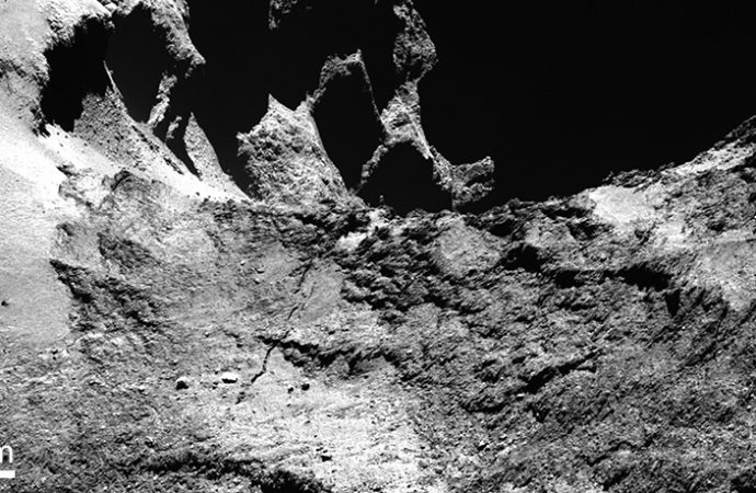 Comet 67P cracking under pressure