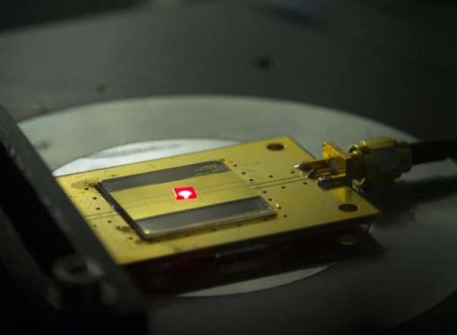 World’s smallest radio receiver has building blocks the size of two atoms