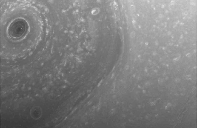 New Cassini photos show the hexagon on Saturn’s north pole