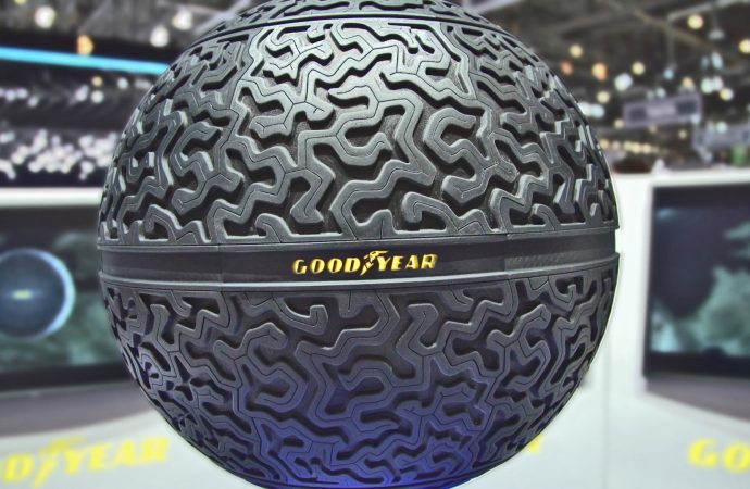 The Future Tire? It’s Spherical, Connected and Self-Repairing!