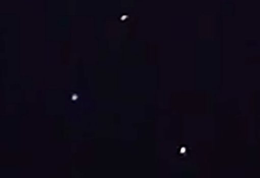 Austrian witness videotapes unknown lights in night sky