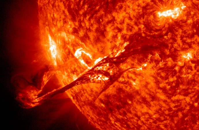 Sun’s eruptions might all have same trigger