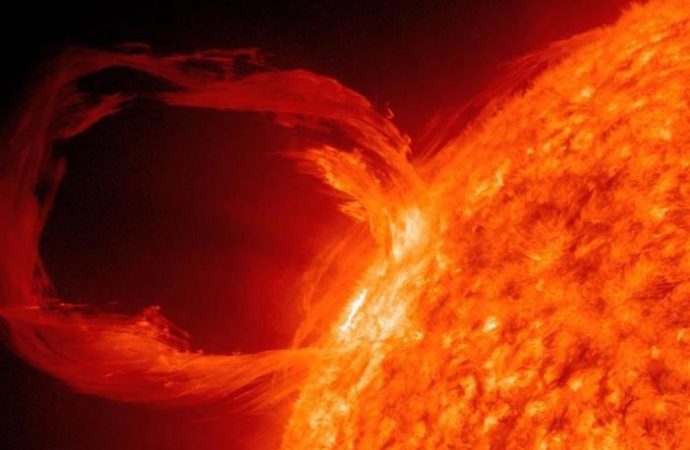 Solar Explosion Misses Earth