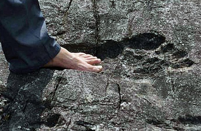 The Giant Footprint of Pingyan: Giant Made or Man Made?