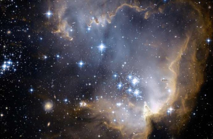 Space dust may transport life between worlds