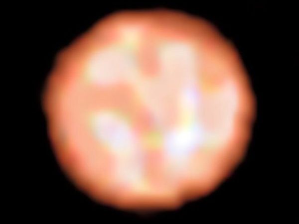 Giant bubbles on red giant star’s surface