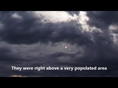 UFO’s appearing over Chicago – NO military flares – December 23 2017