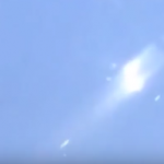Impactante filmación de OVNIS atacándose mutuamente en Nevada – Shocking footage of UFOs Attacking each other over Nevada