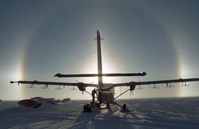 Giant canyons discovered in Antarctica