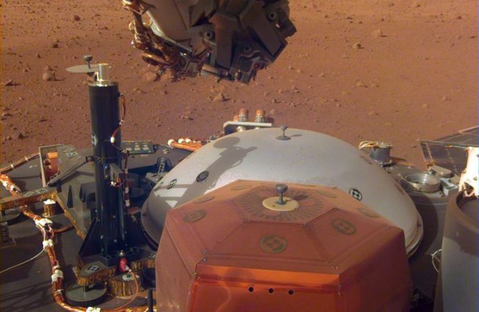 InSight Lander Sending Back First Mars Photos