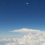 Airline passenger photographs UFO