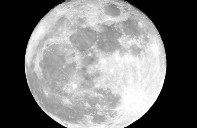 Shrinking moon may be generating moonquakes