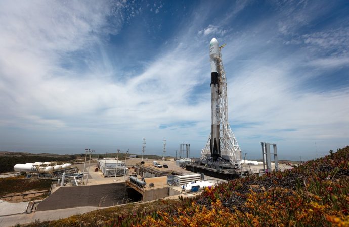 SpaceX Falcon 9 set to loft three Canadian radar satellites