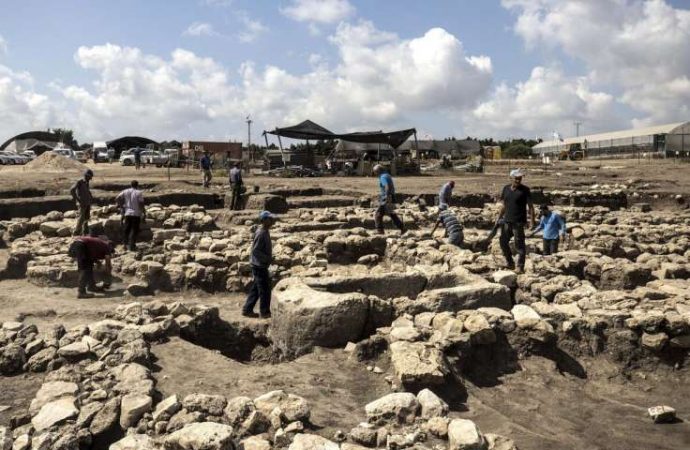 Israeli archaeologists claim to discover ancient city