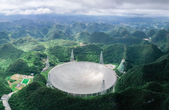 Giant Chinese Telescope Joins the Search for Alien Radio Signals