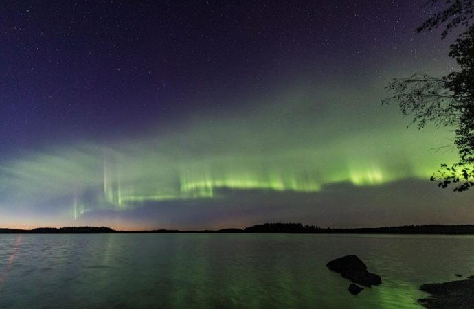 Glowing green ‘dunes’ in the sky mesmerized skygazers. They turned out to be a new kind of aurora.