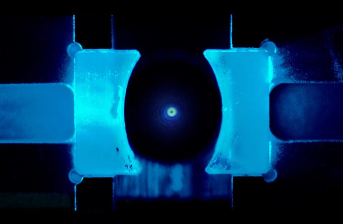 Scientists cooled a nanoparticle to the quantum limit