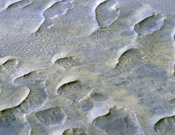 One-Billion-Year-Old Sand Dunes Spotted on Mars