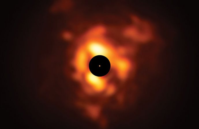 Betelgeuse went dark, but didn’t go supernova. What happened?