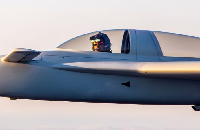 Human Battles AI Fighter Jet in First Man vs. Machine Test Flight