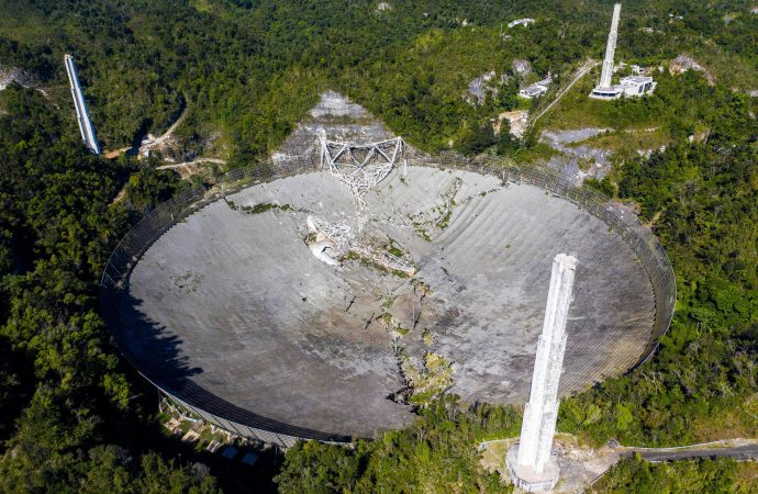 Giant Arecibo radio telescope collapses in Puerto Rico
