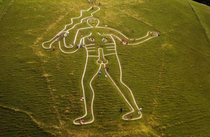 Cerne Giant in Dorset dates from Anglo-Saxon times, analysis suggests
