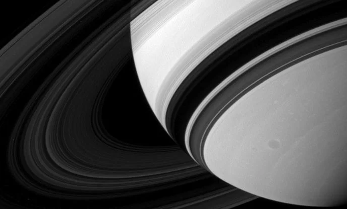 Mysterious Wobbles in Saturn’s Rings Reveal Clues About Its ‘Fuzzy’ Interior
