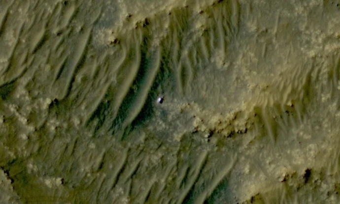 New Satellite Photo of Tiny Perseverance on Mars Will Give You All The Feelings